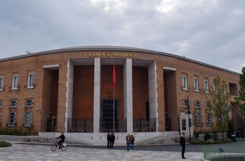 COVID-19: Banka e Shqiperise merr masat per te shtypur kartemonedha te reja